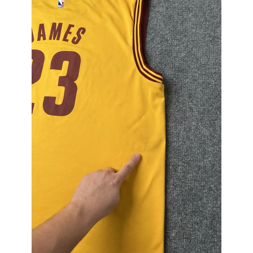 Mens‎ Basketball Adidas Cleveland Cavaliers James #23 Yellow Jersey, Size XL